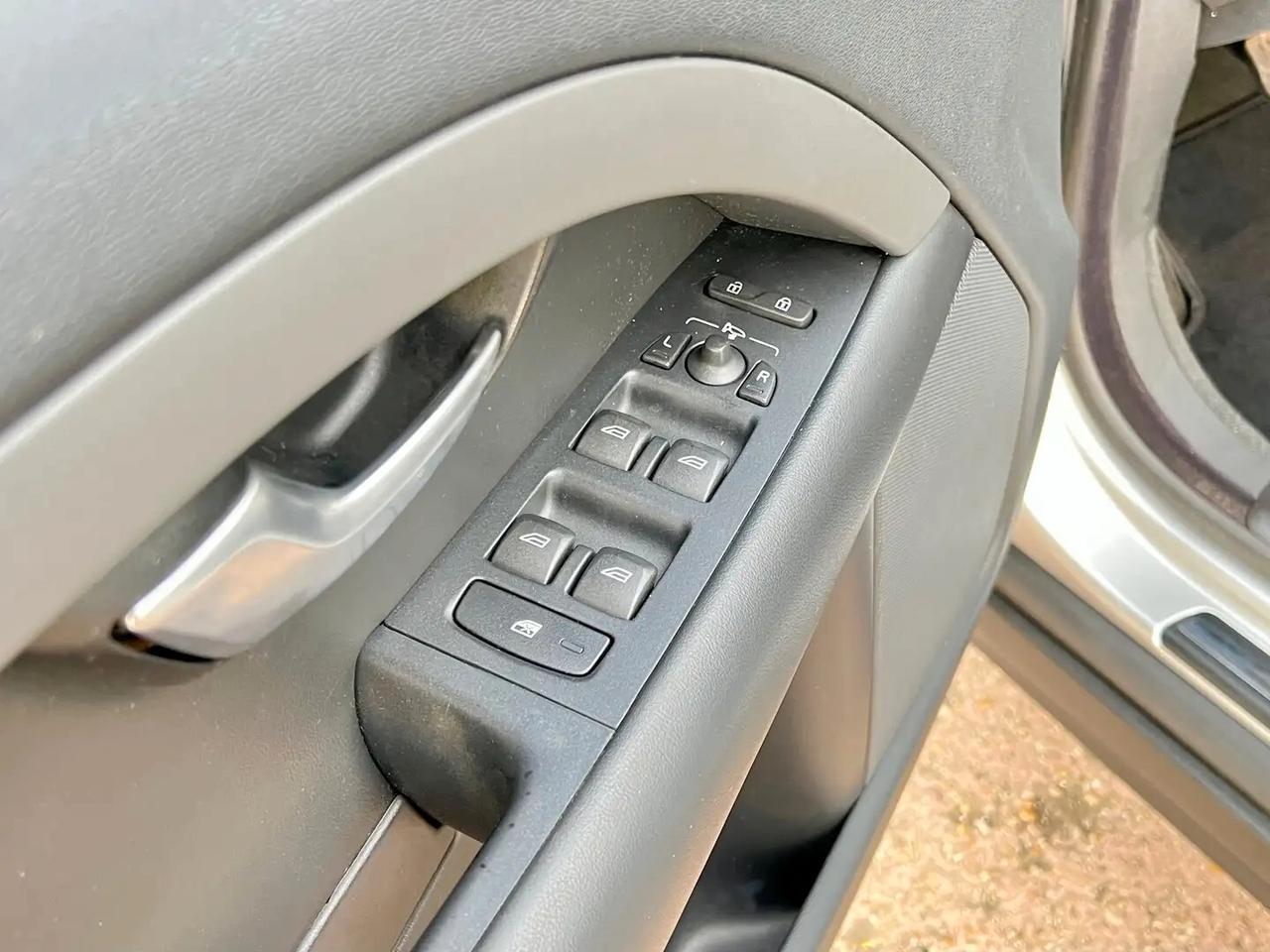 Volvo V70 2.0 D 136cv 6M Kinetic