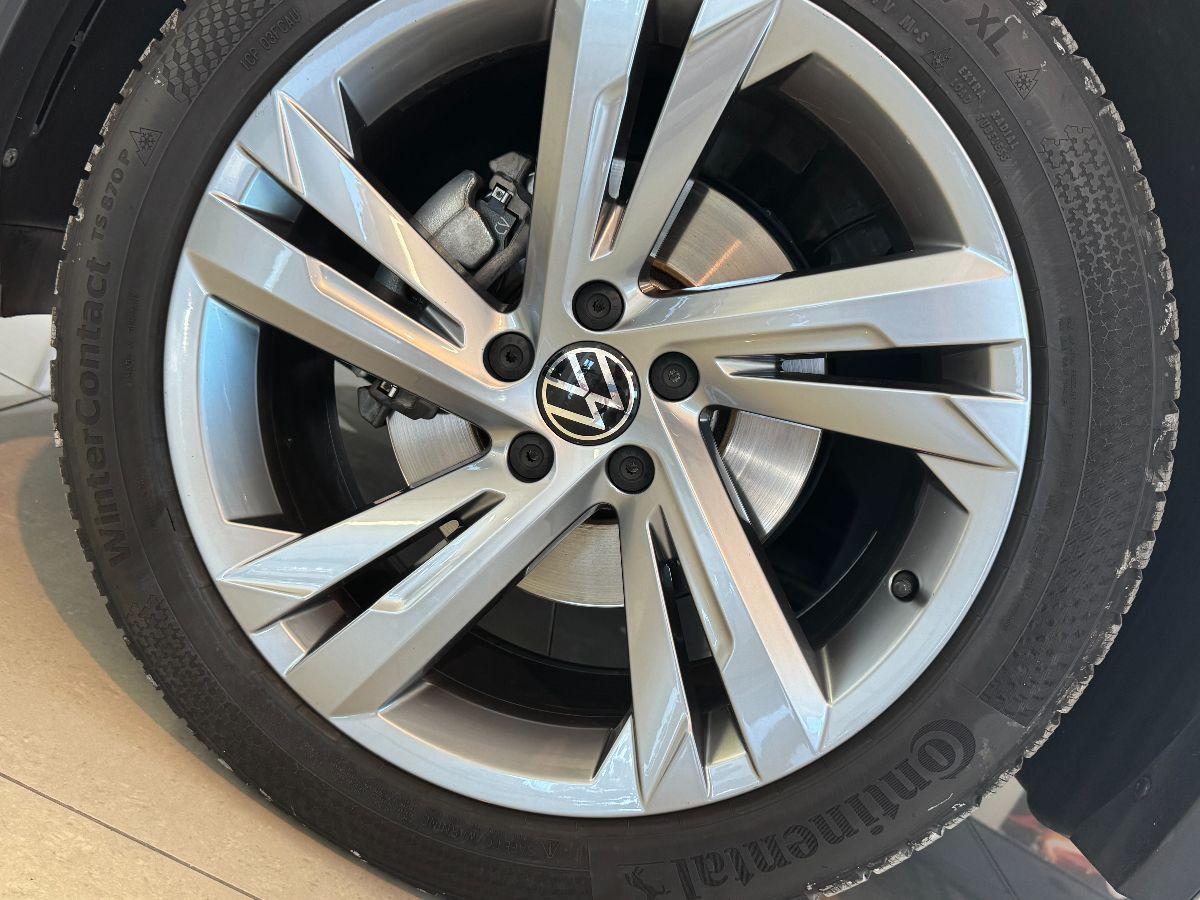 VOLKSWAGEN Tiguan 2.0 TDI DSG R-Line Luci Ambient