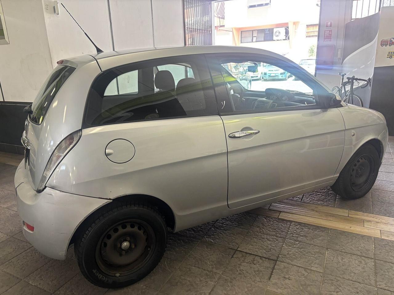 Lancia Ypsilon 1.2 Argento