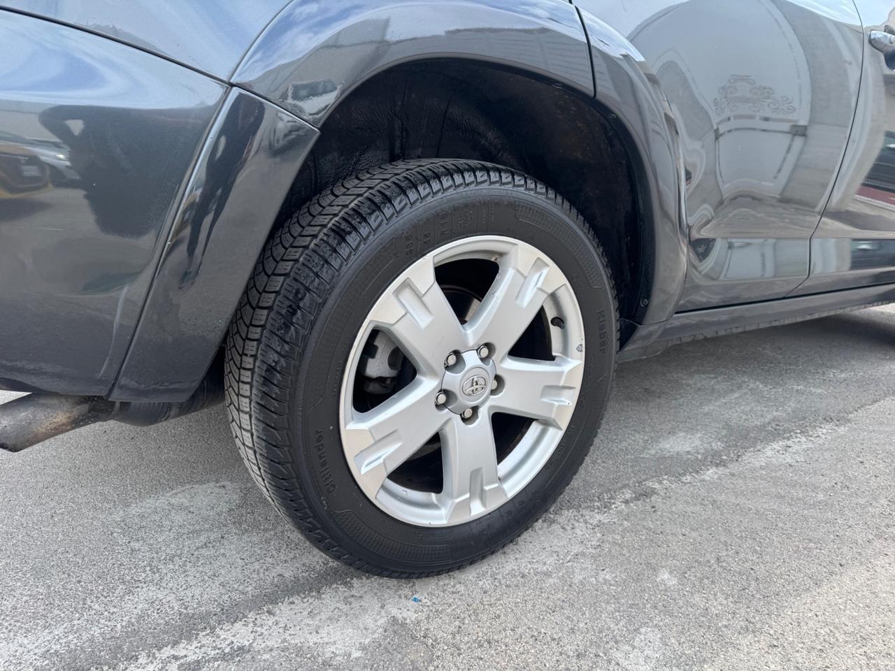 Toyota RAV 4 2.2 DIESEL 177 CV Luxury 2007