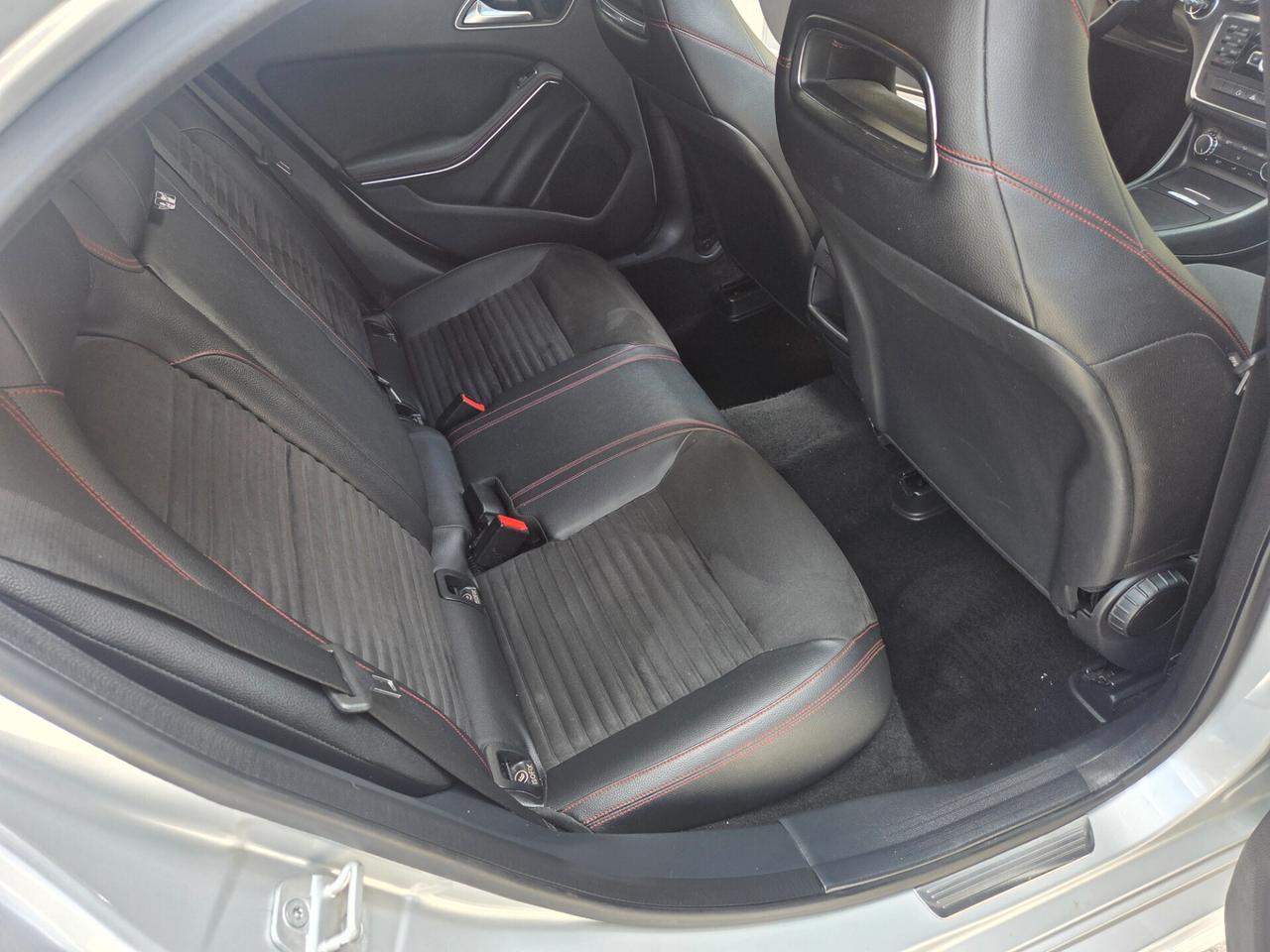 MERCEDES A200 PREMIUM TETTO APRIBILE 136CV KMCERTIF