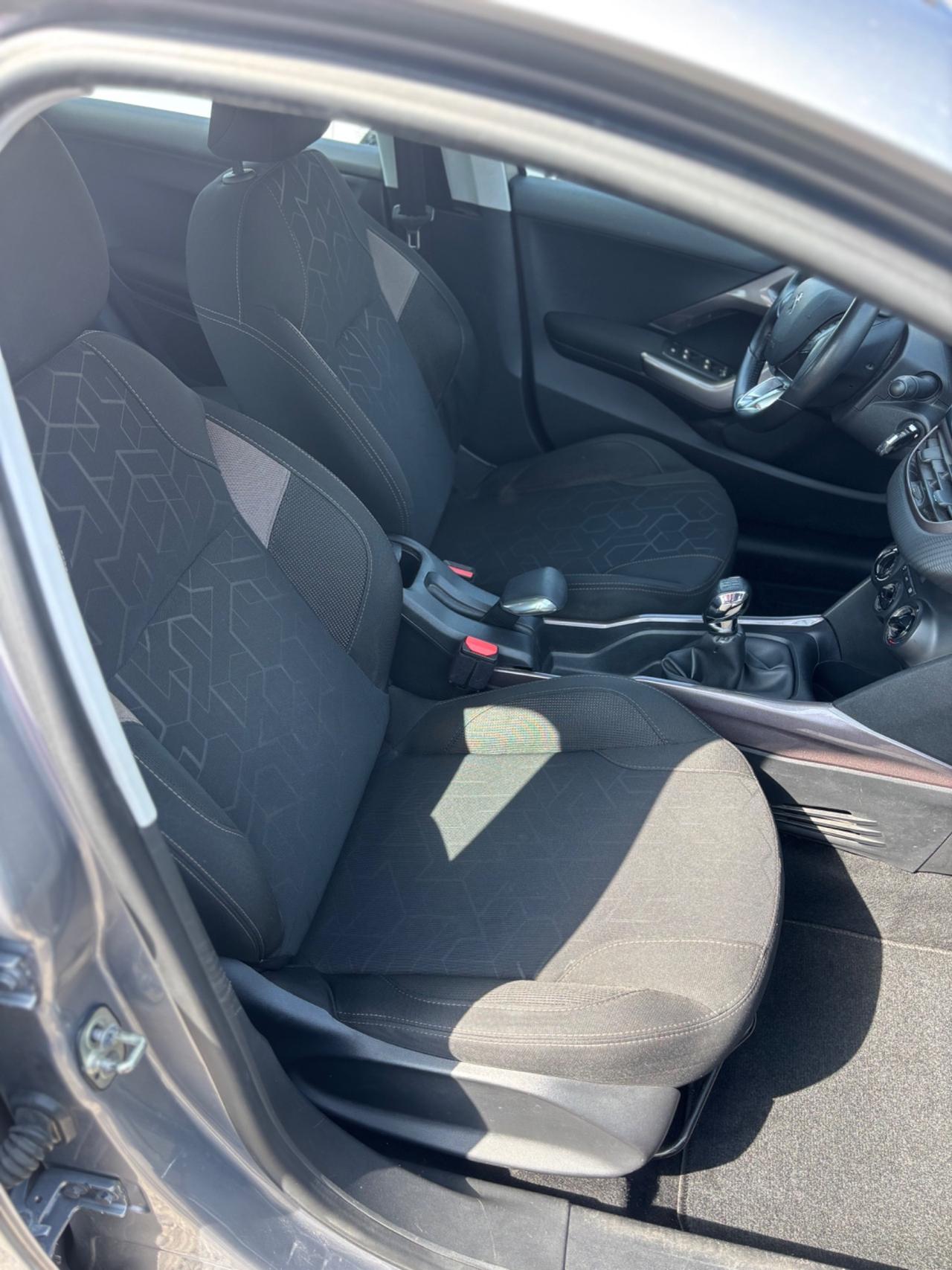 Peugeot 2008 1.6 e-HDi 92 CV Stop&Start Urban Cross