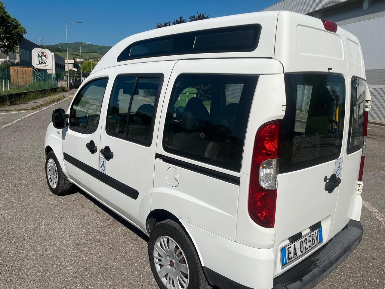 Fiat Doblo 1.4 BenzGpl, trasp.disabili, tetto alto - 2010