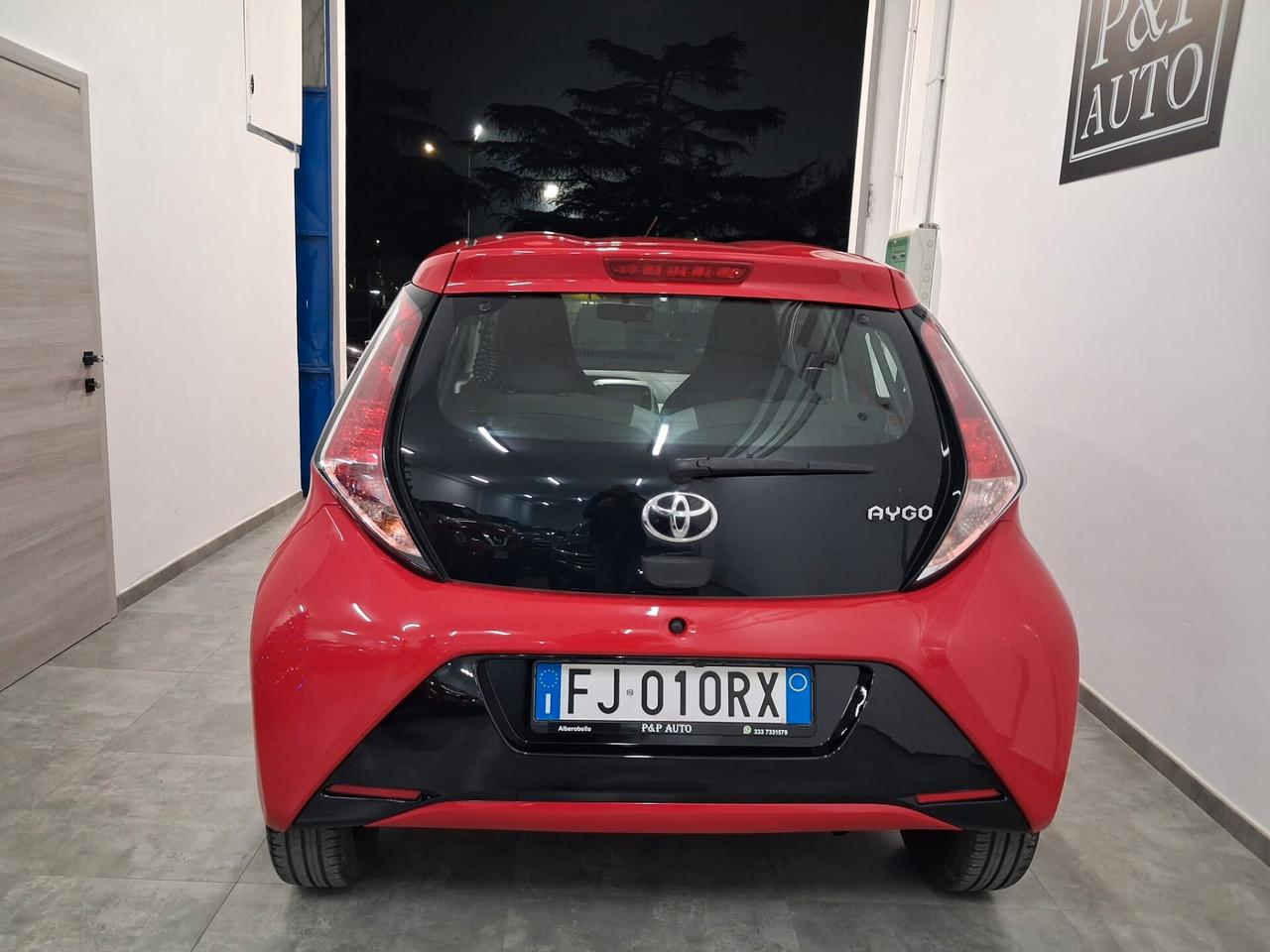 Toyota Aygo 1.0 VVT-i 69 CV 5 porte x-black TSS