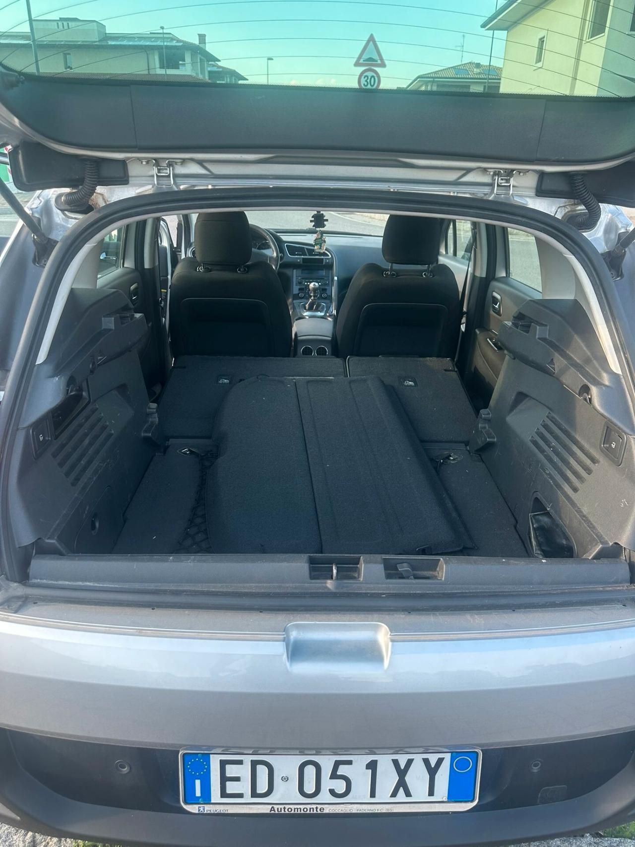Peugeot 3008 1.6 HDi 110CV cambio robotizzato Premium