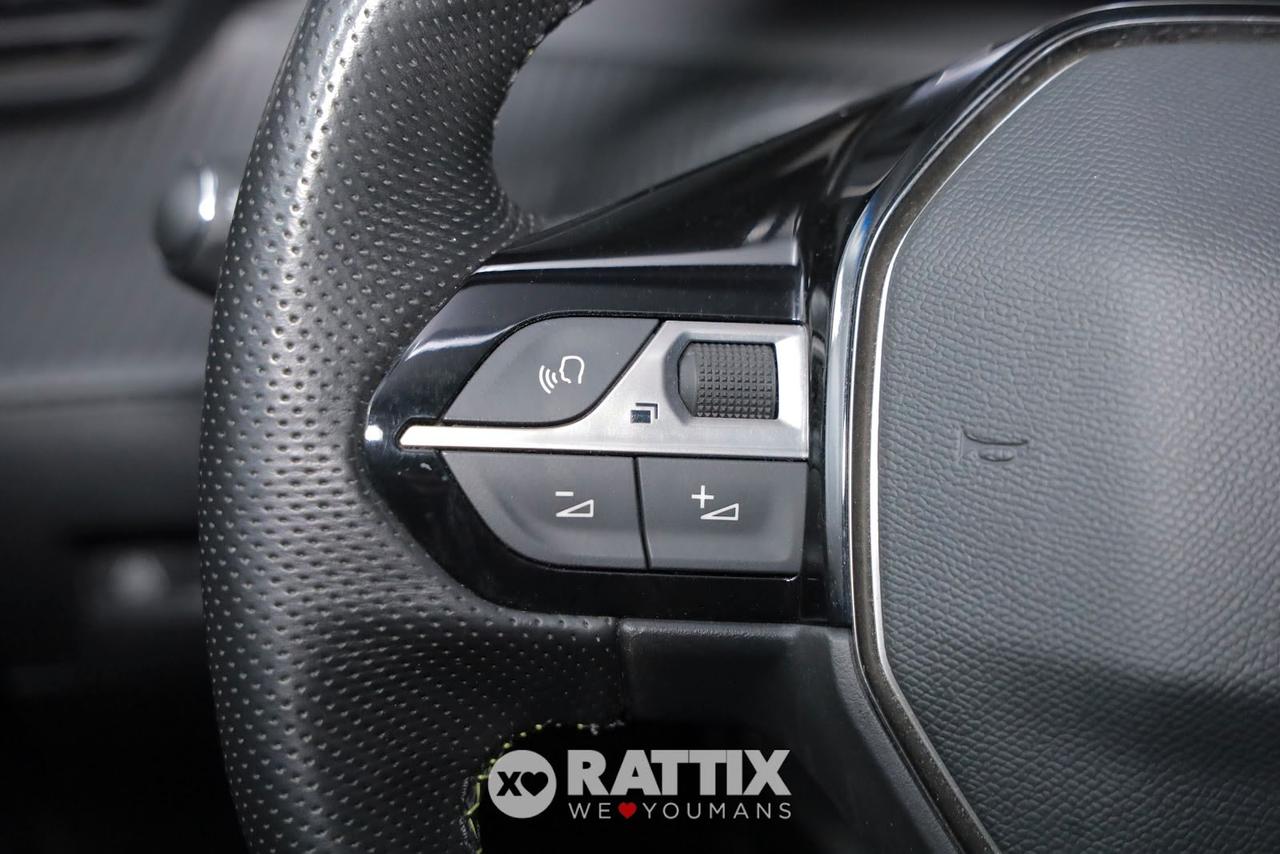 Peugeot e-2008 motore elettrico 100KW GT