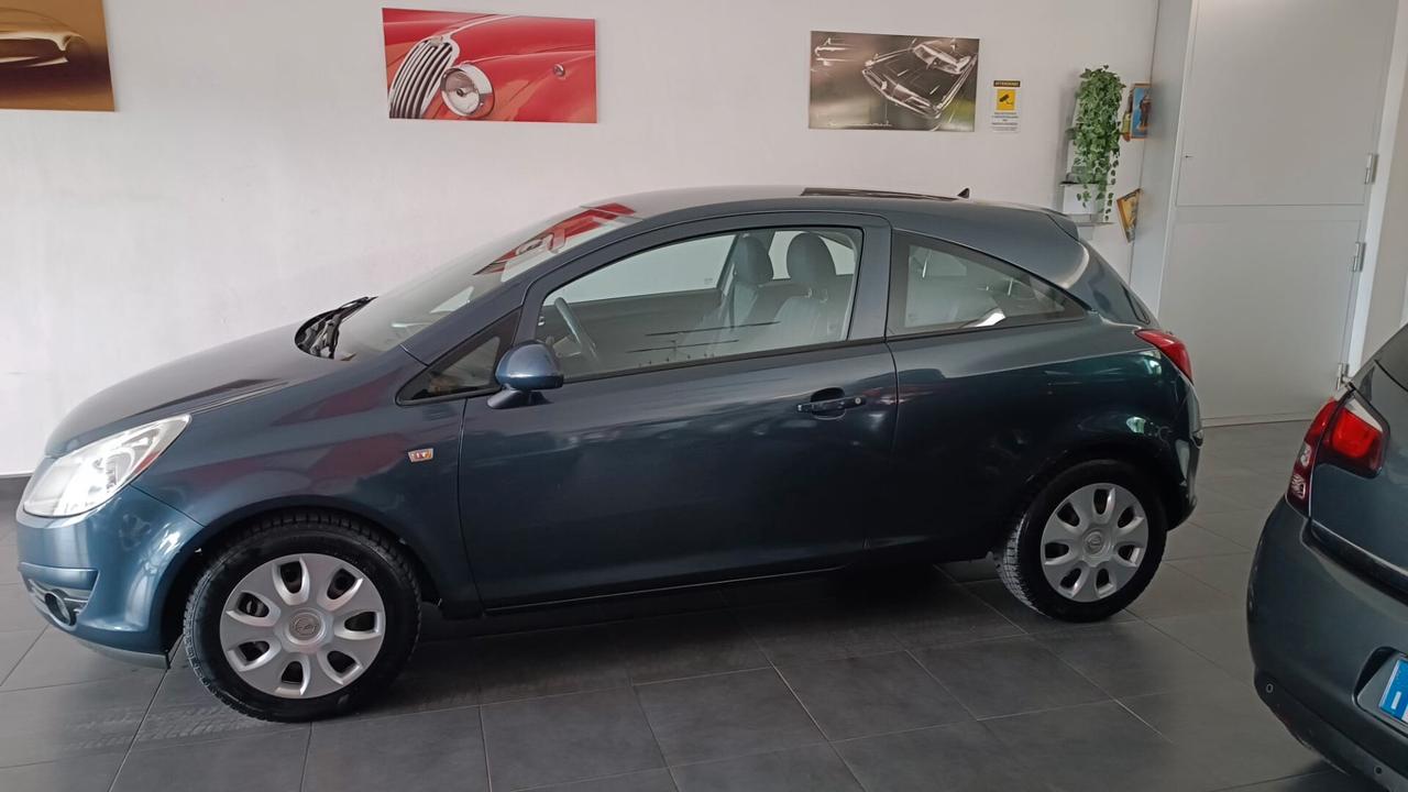 Opel Corsa 1.2 3 porte Sport