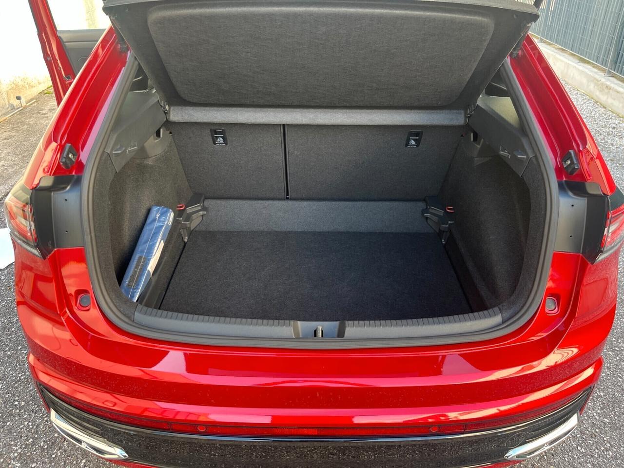 Volkswagen Taigo 1.0 TSI 115 CV DSG R-Line**km 35649**08/2024