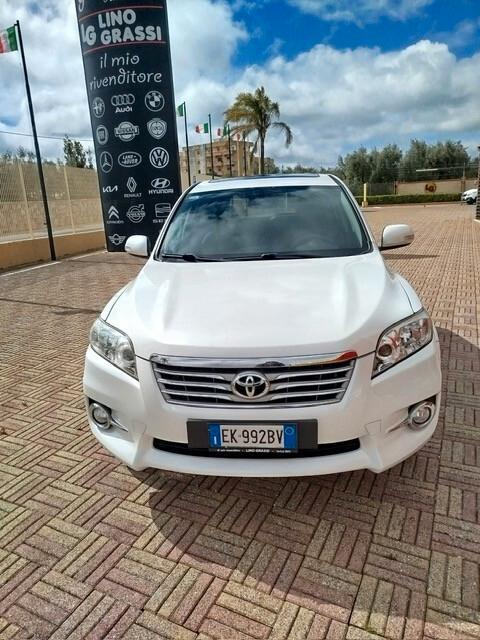 Toyota RAV 4 RAV4 Crossover 2.2 D-Cat 177 CV Executive