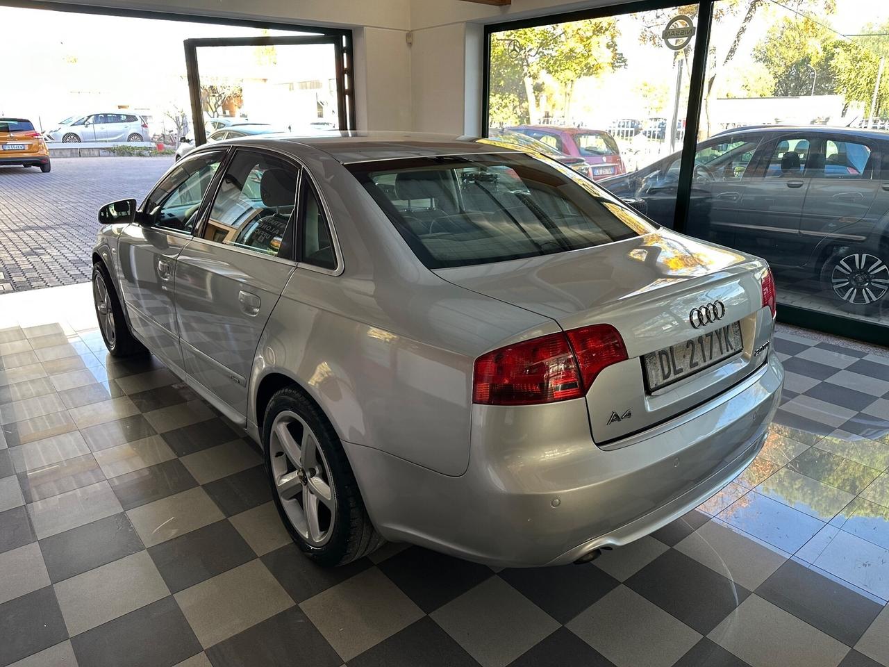 Audi A4 2.0 16V TDI S Line