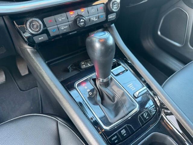 Jeep Compass TOTAL BLACK 4xe Business Plus da 190 euro al mese