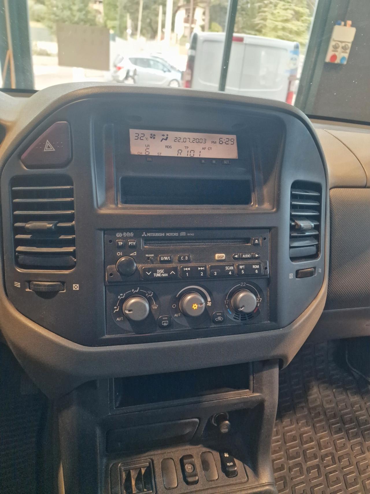Mitsubishi Pajero 3.2 16V DI-D 5p. GLX 7 posti
