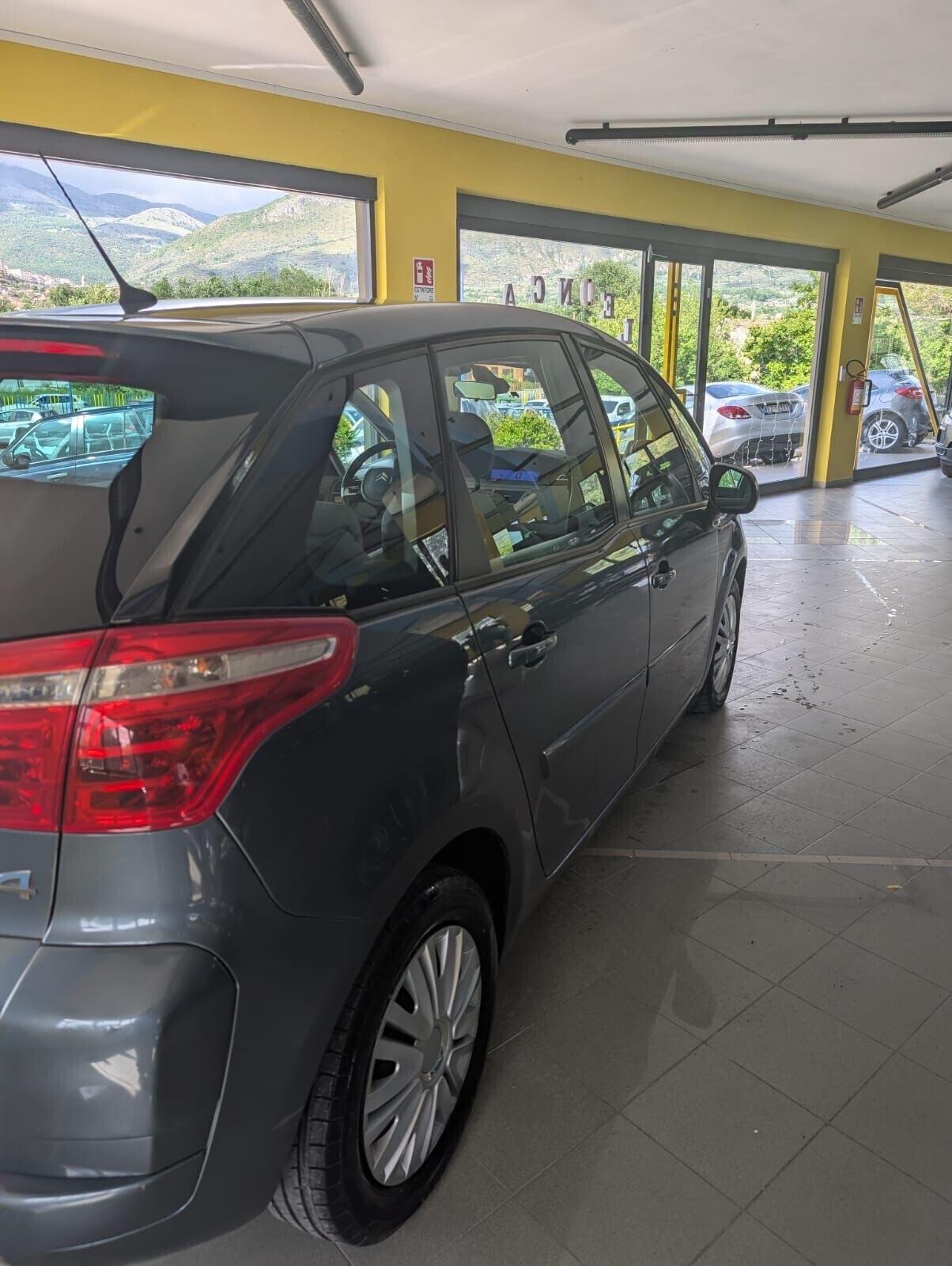 Citroen C4 Picasso 1.6 HDi 110 cv distribuzione effettuata da poco