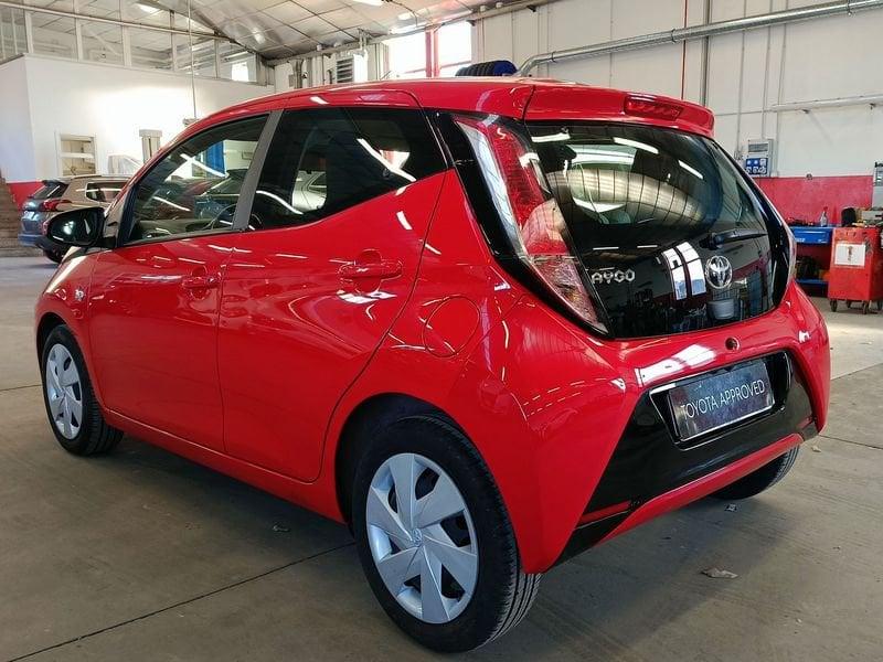 Toyota Aygo 1.0 VVT-i 69 CV 5 porte x-play TTS NEOPATENTATI