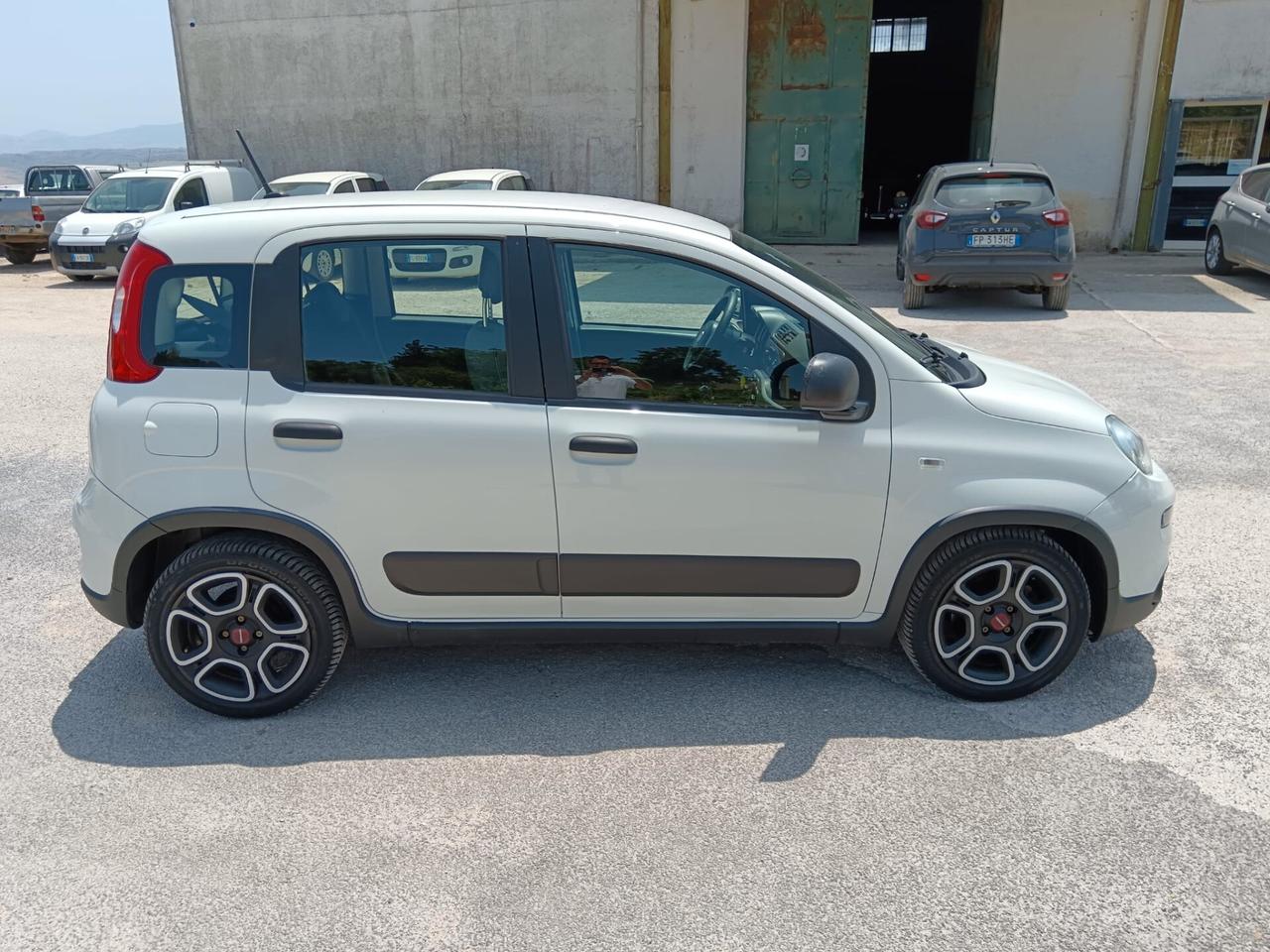 Fiat Panda 1.0 GSE S&S Hybrid Street Van 4 posti