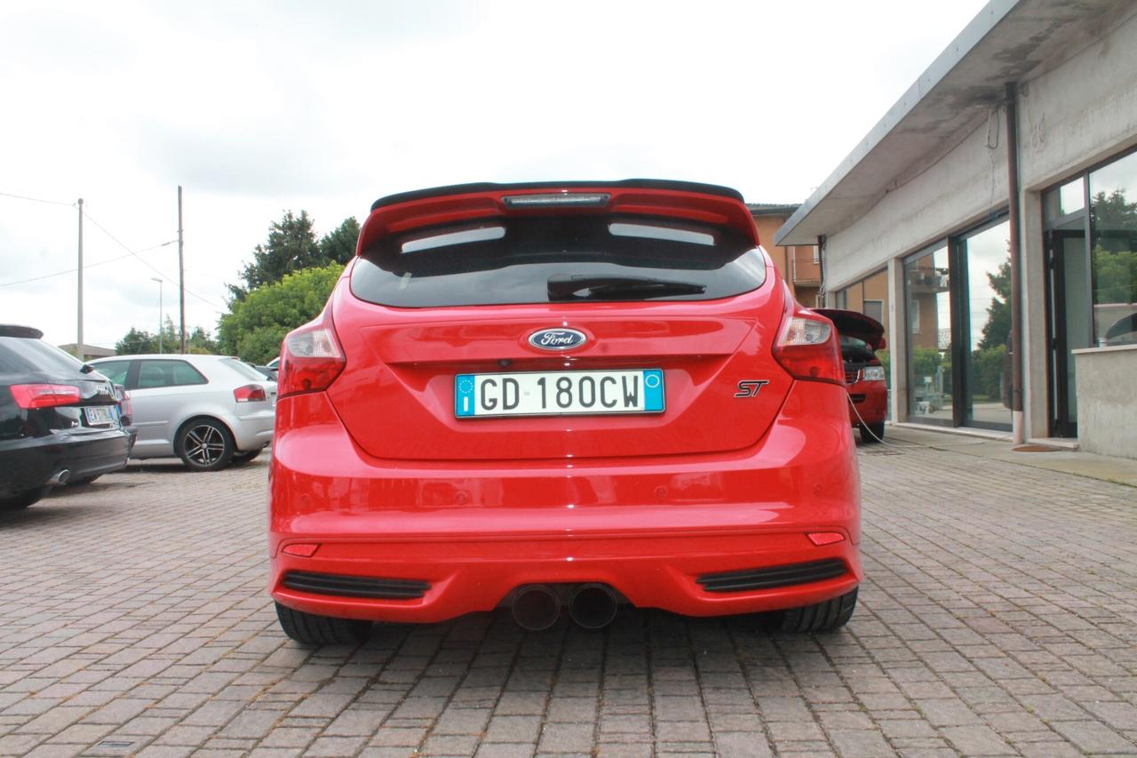 Ford Focus 2.0 EcoBoost 250 CV ST3