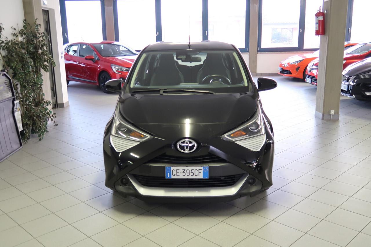 Toyota Aygo Connect 1.0 VVT-i 5 porte x-cool Automatica