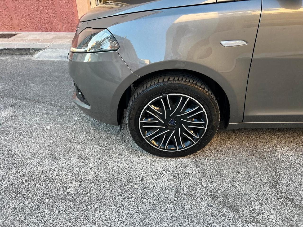 LANCIA YPSILON 1.2 GOLD BENZ - GPL 69CV OK NEOPATENTATI ANNO 2022