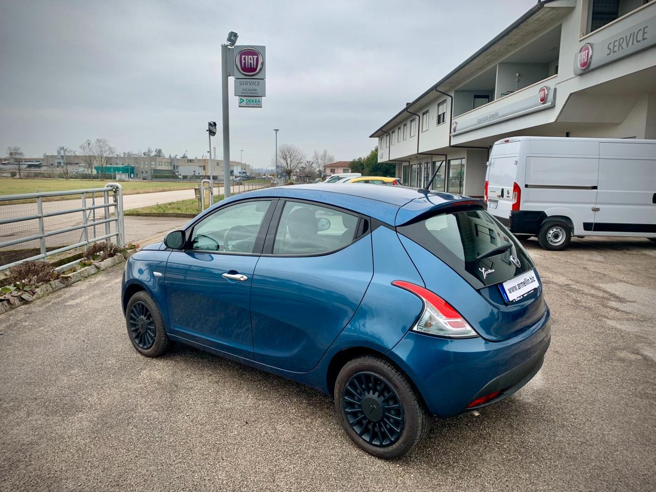 Lancia Ypsilon 1.0 FireFly - Neopatentati