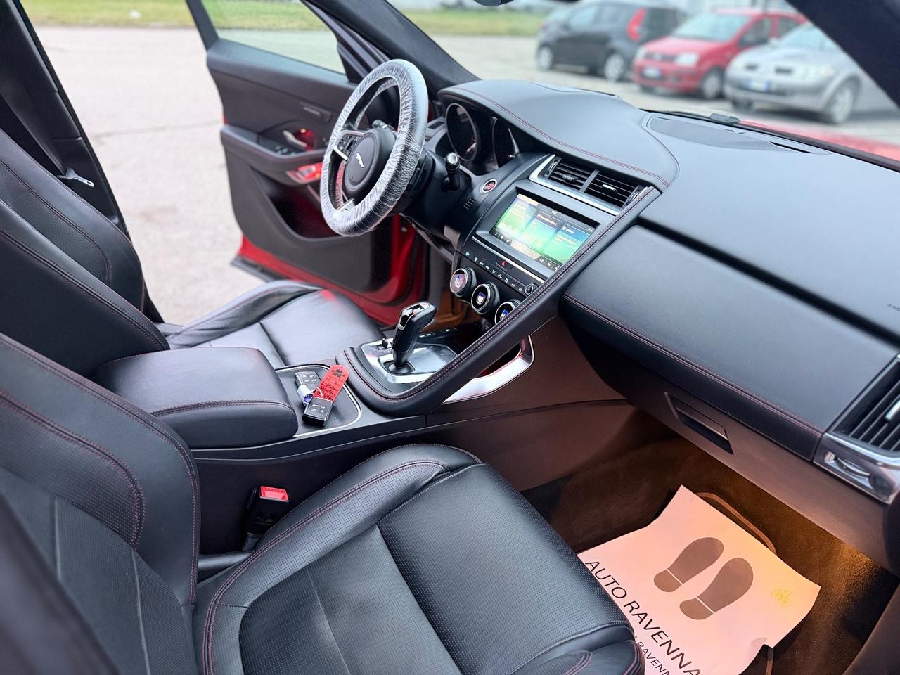 Jaguar E-Pace 2.0D 180 CV AWD R-Dynamic S