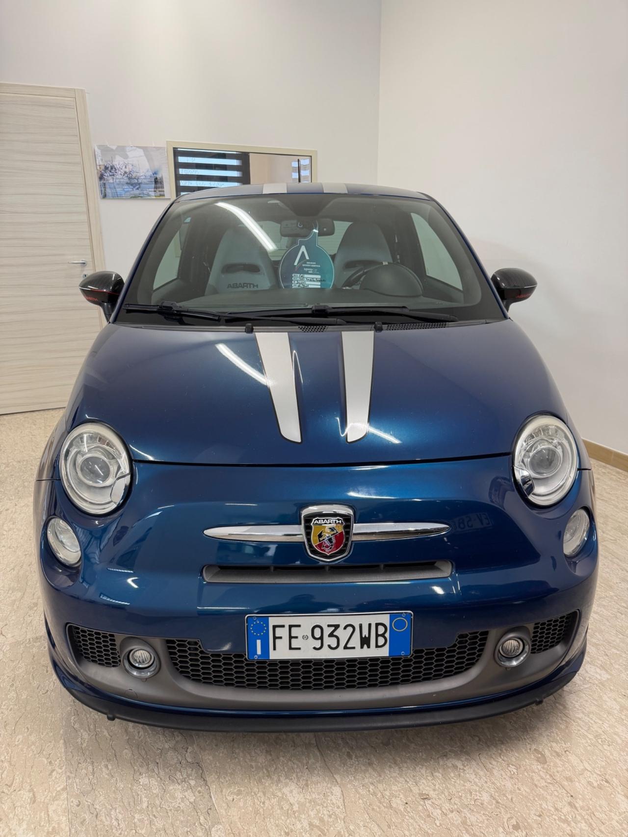 Abarth 500 1.4 Turbo T-Jet TRIBUTO FERRARI