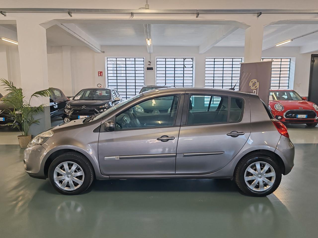 Renault Clio 1.2 16V 5 porte Confort