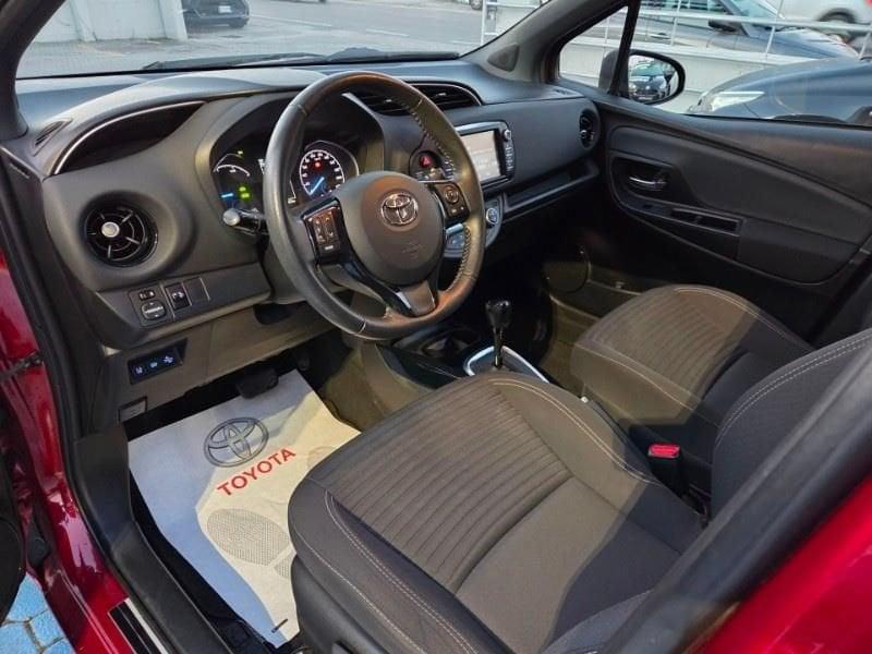 Toyota Yaris 3ª serie 1.5 Hybrid 5 porte Trend "Red Edition"