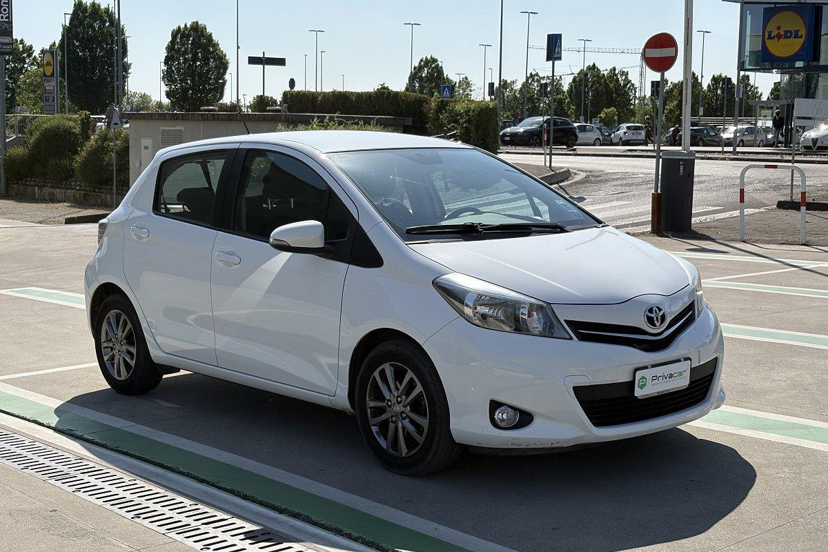 TOYOTA Yaris 1.0 5 porte Lounge