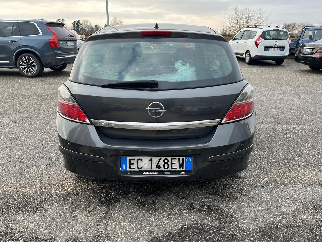 Opel Astra 1.6 115CV 5 porte Cosmo ADATTA AI NEOPATENTATI