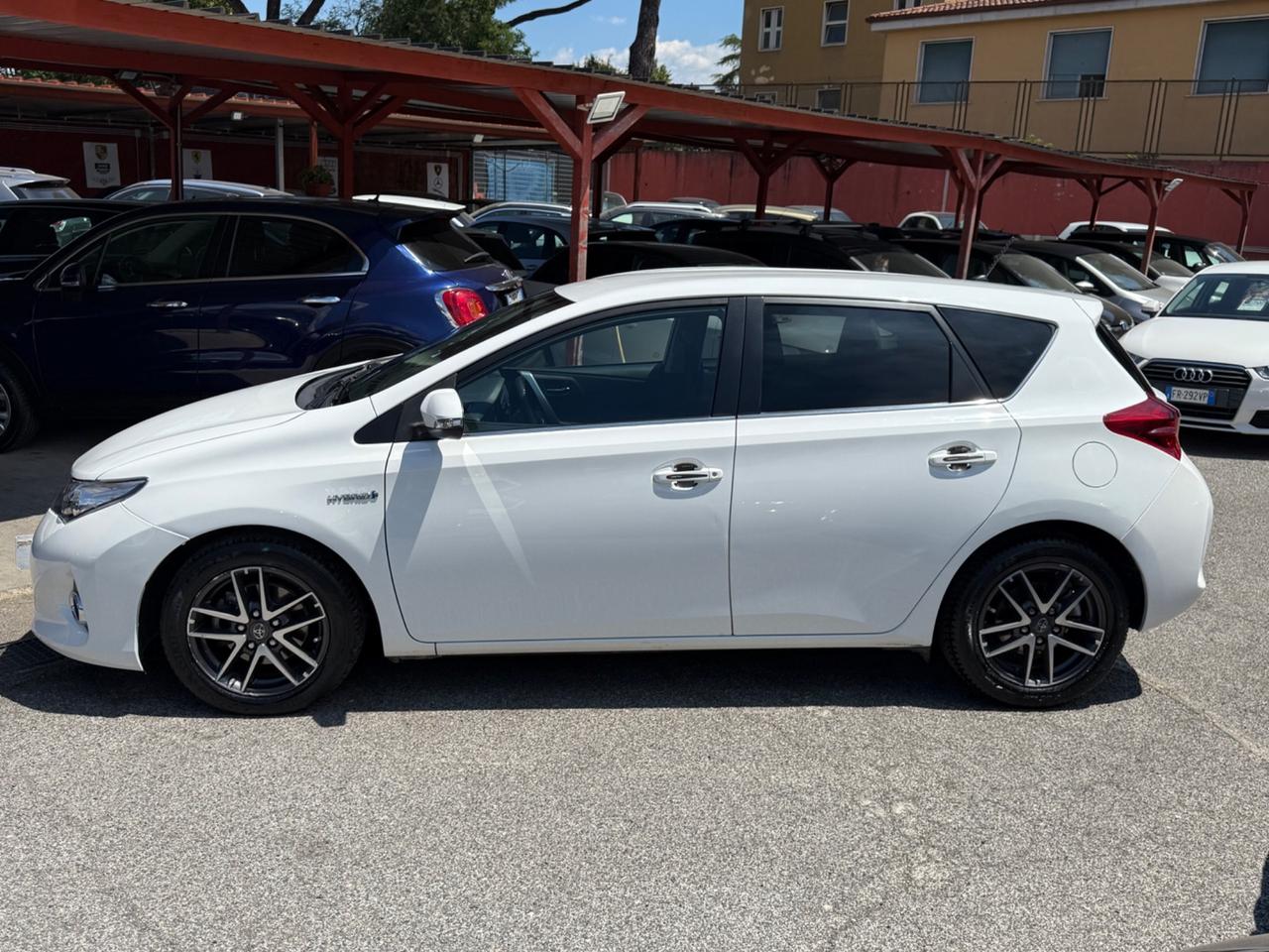 Auris 1.8 Hybrid Lounge-unipro-rate-