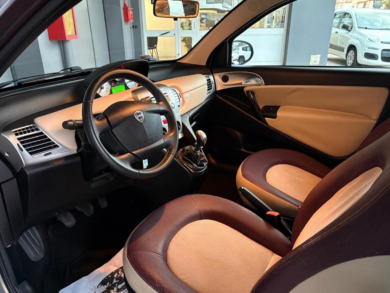 Lancia Ypsilon 3 Porte Ypsilon 1.2 8v Platino