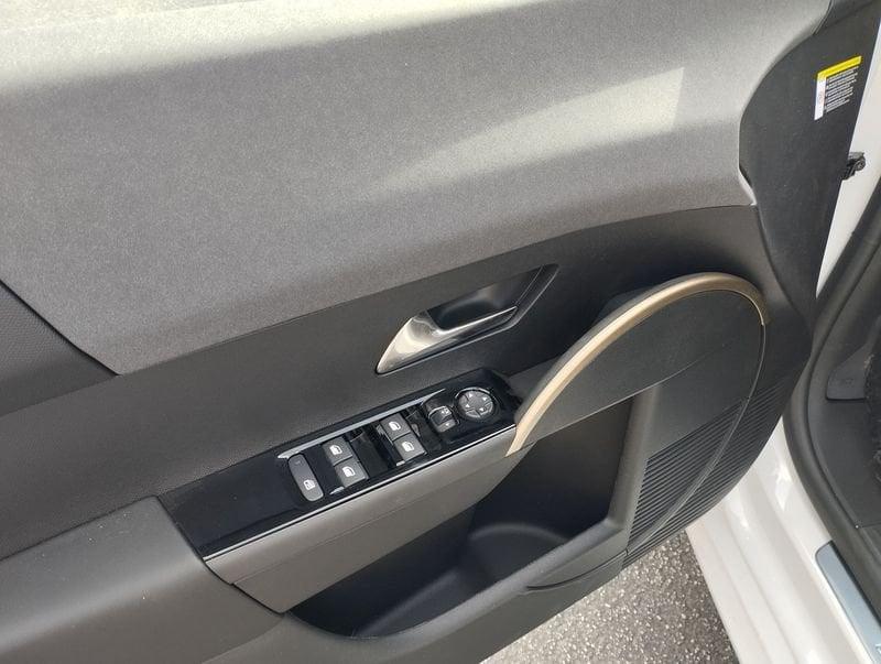 Lancia Ypsilon Hybrid e-DCT LX
