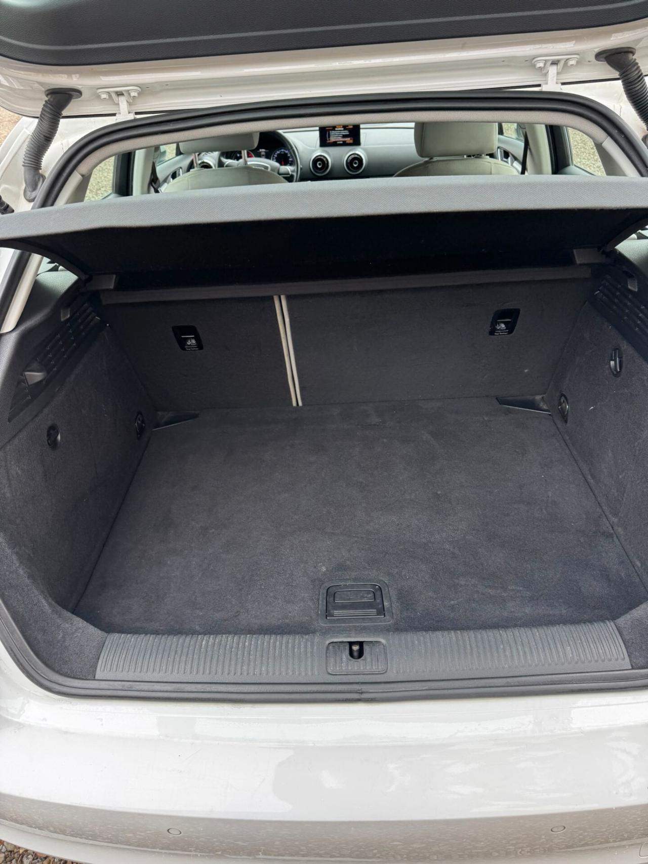 Audi A3 SPB 1.6 TDI clean diesel Ambition