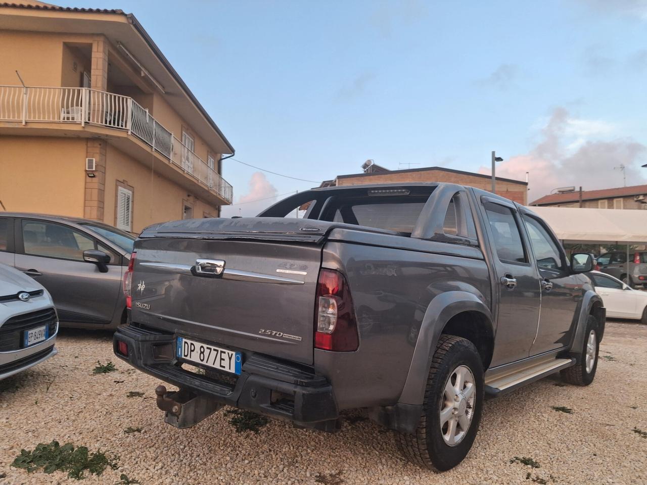 Isuzu D-Max 2.5 TD cat Space Cab 4WD Pick-up