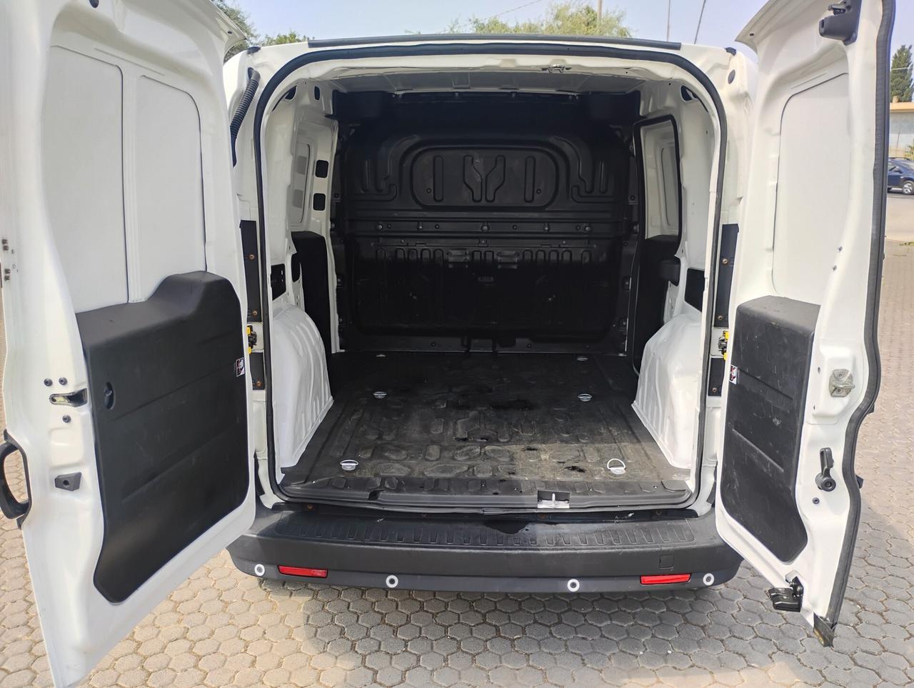 Fiat doblò cargo 1.6 MJ SX 3 Posti