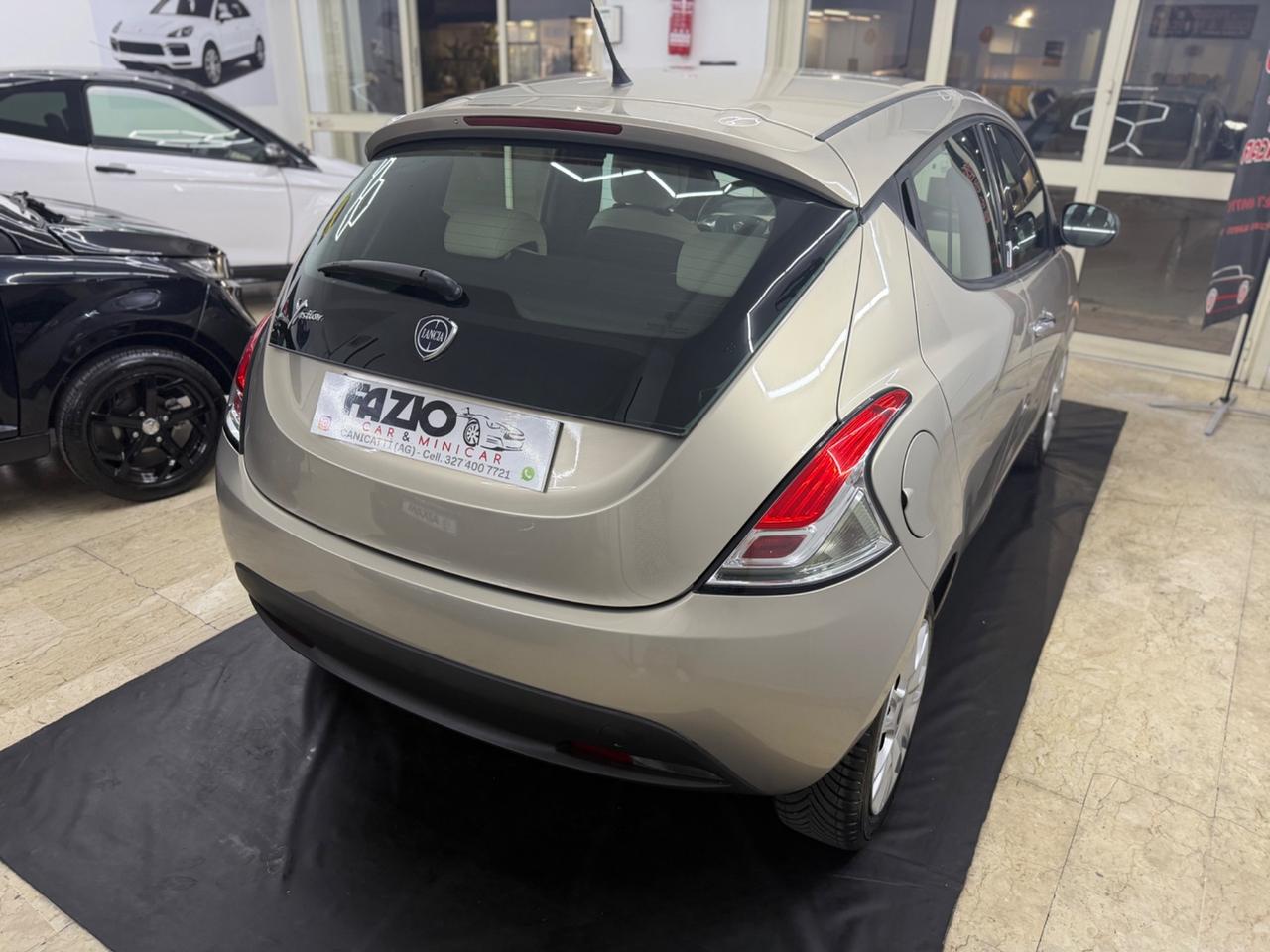 Lancia Ypsilon 1.2 69Cv