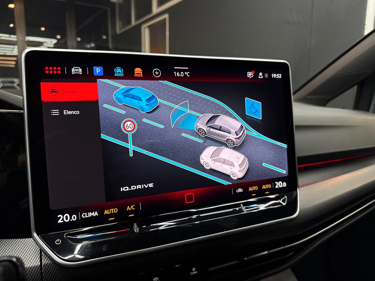 Volkswagen Golf 2.0 TDI 150CV R-Line DSG