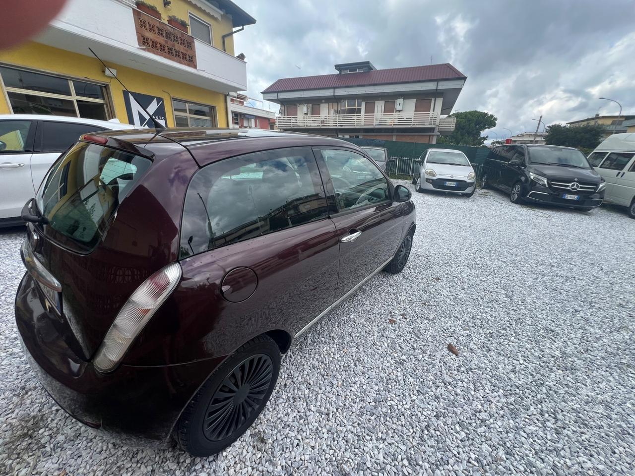 Lancia Ypsilon 1.2 69 CV New Oro