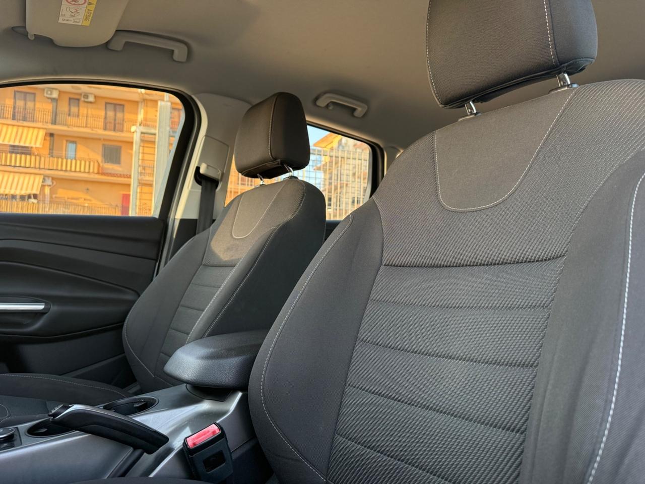 Ford Kuga 2.0 TDCI 140 CV 4WD Business