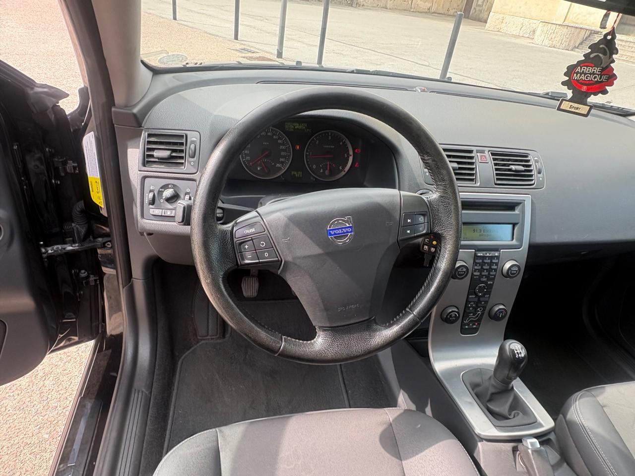 Volvo V50 D anno 2012 pronta a uso ok neo patentati