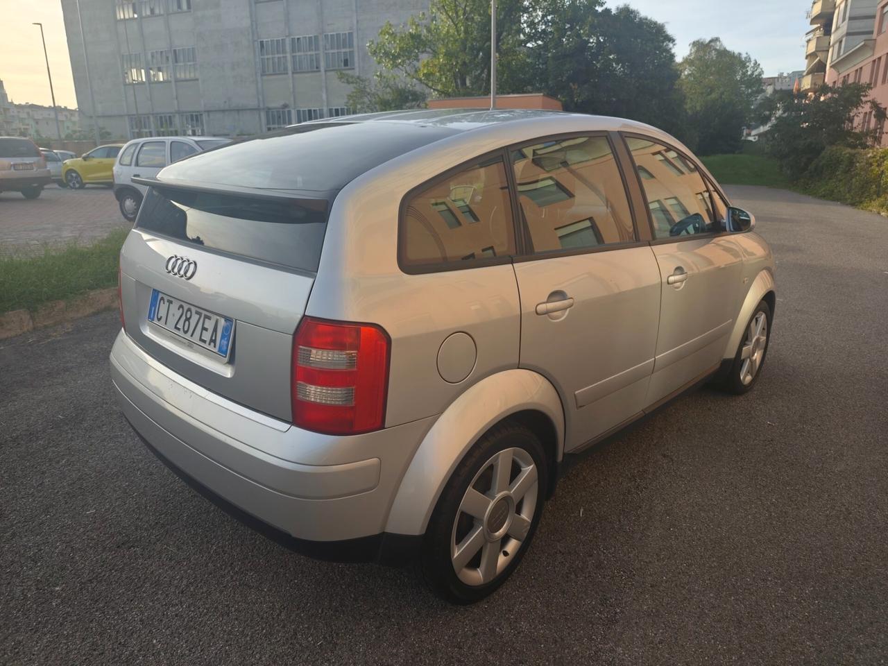Audi A2 1.4 Benz euro 4 16V neopatentati