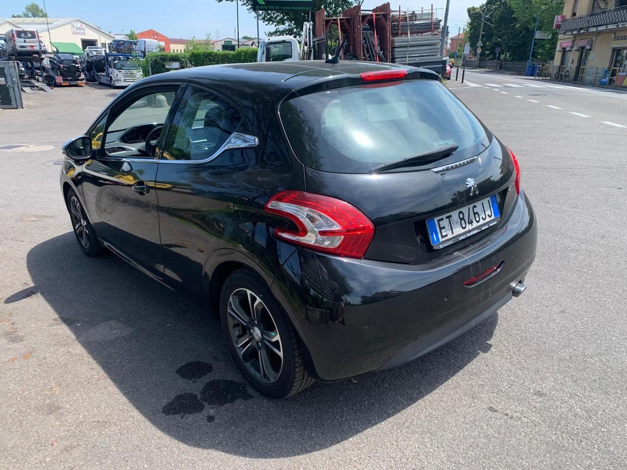 Peugeot 208 PureTech 82 3 porte Allure