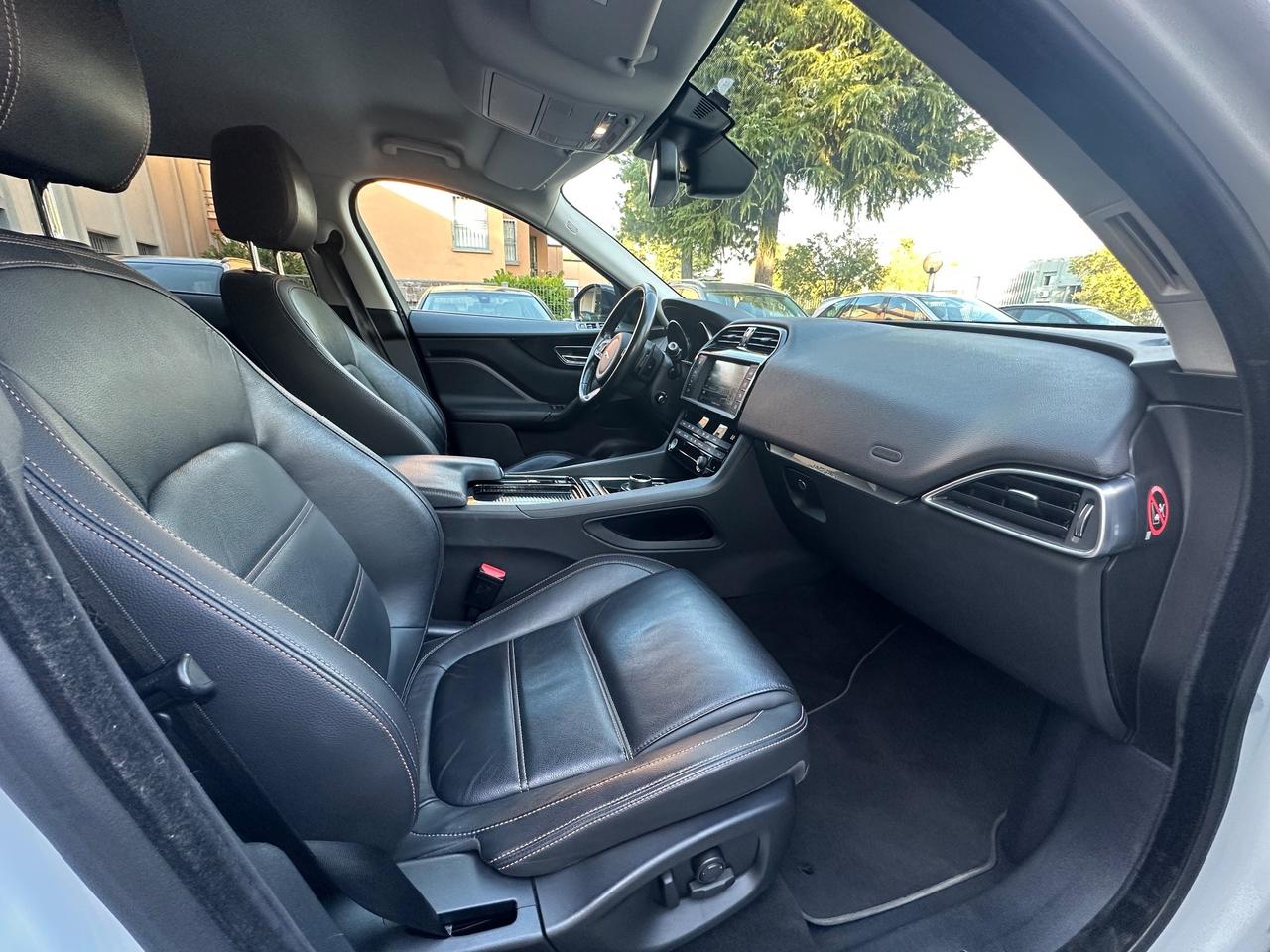 Jaguar F-Pace 2.0 D 180 CV AWD Portfolio