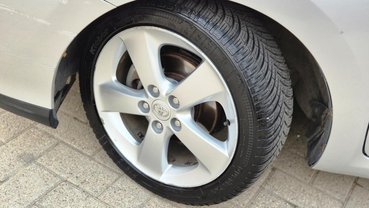 Toyota Auris 1.8 hybrid/Neopatentati/Automatica/SOLO 130.000km