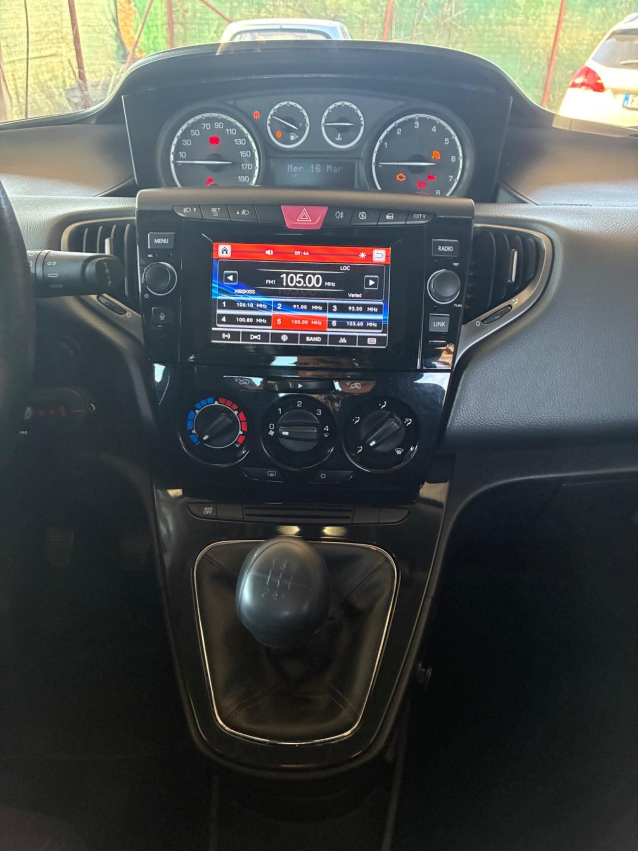 Lancia Ypsilon 1.2 69 CV Platinum