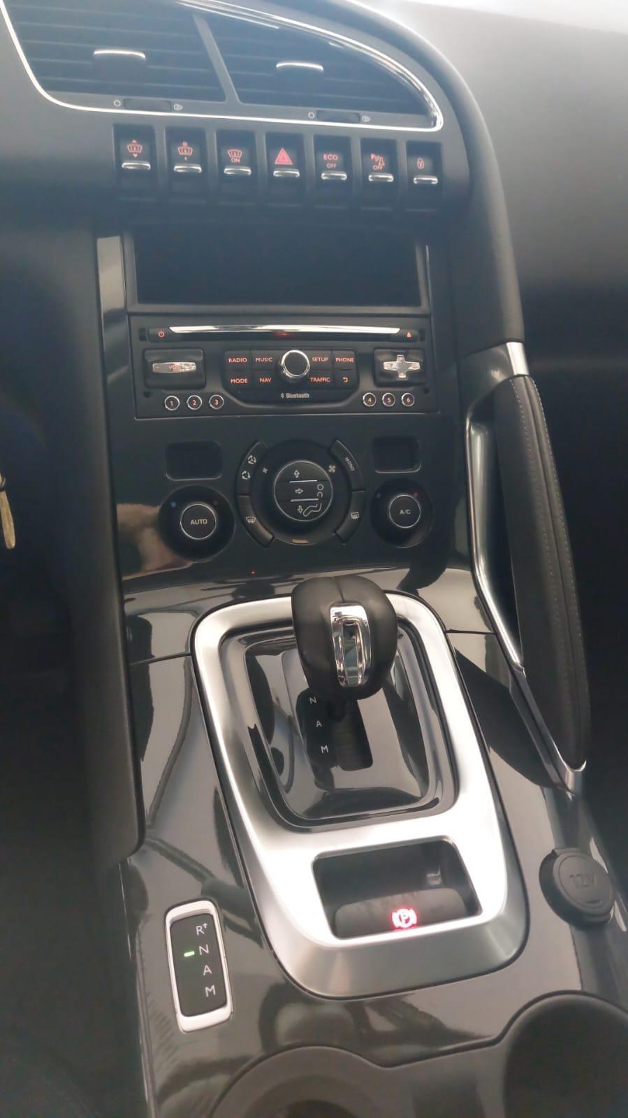 Peugeot 3008 Ibrida 4x4 automatica full tetto