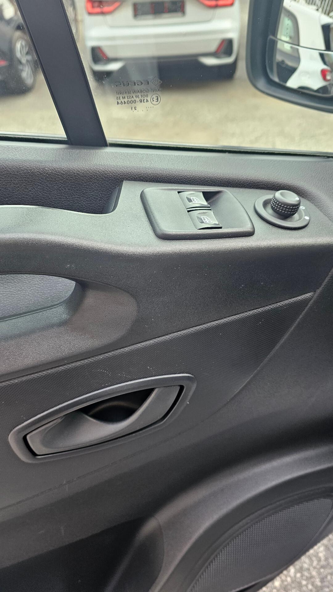 Renault Trafic T29 2.0 dCi 120CV PC-TN KOMFORT L1 H1 IVA MARGINE CARVERTICAL