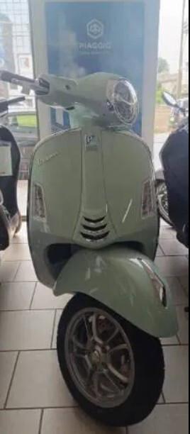 Piaggio Vespa 310 GTS