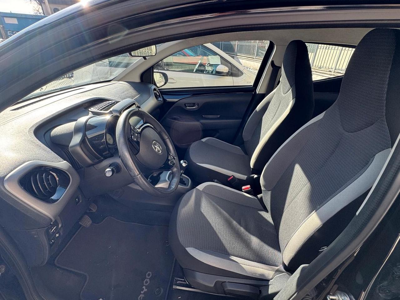 Toyota Aygo Connect 1.0 VVT-i 72 CV 5 porte x-cool MMT