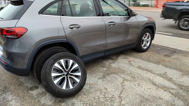 MERCEDES-BENZ GLA 180 d Automatic Sport "NAVI"LED"CAMERA"PELLE"